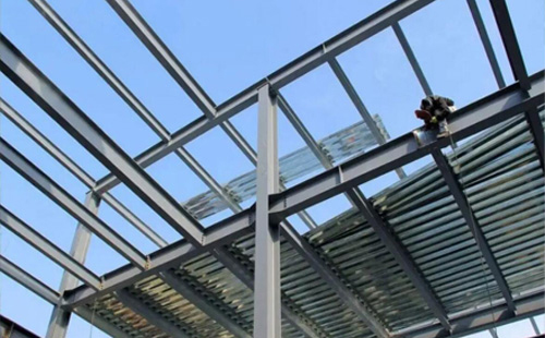 西藏西藏钢结构加工中的切割与钻孔精度控制要点